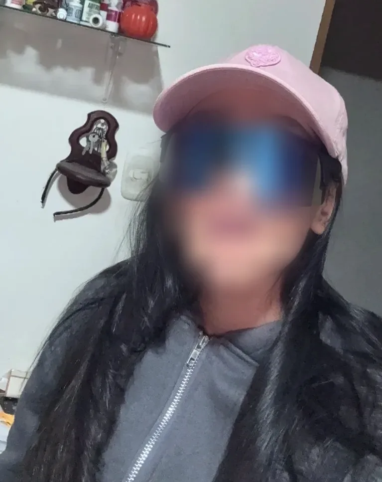 Chantal, 23