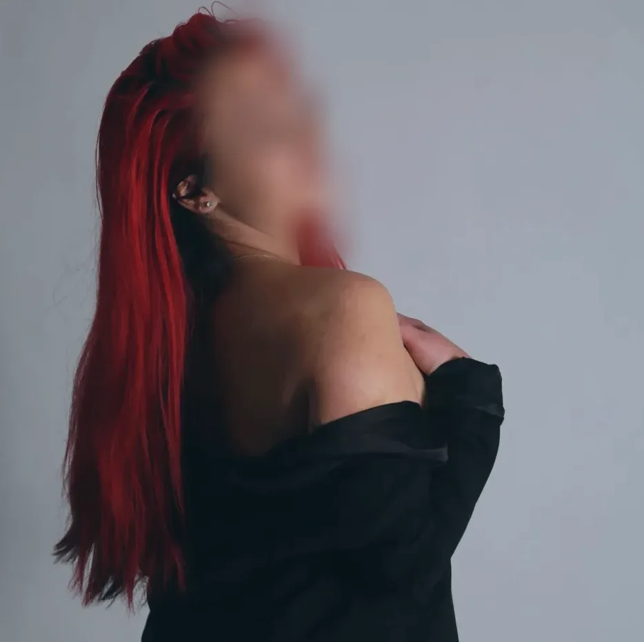 Tess, 25