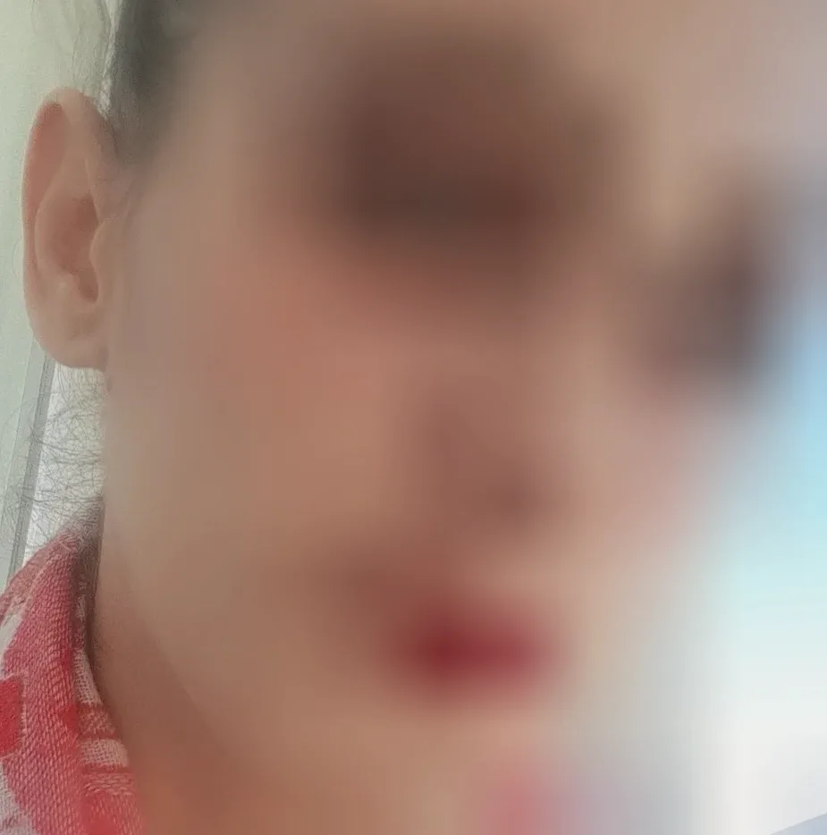 Zeynep, 37
